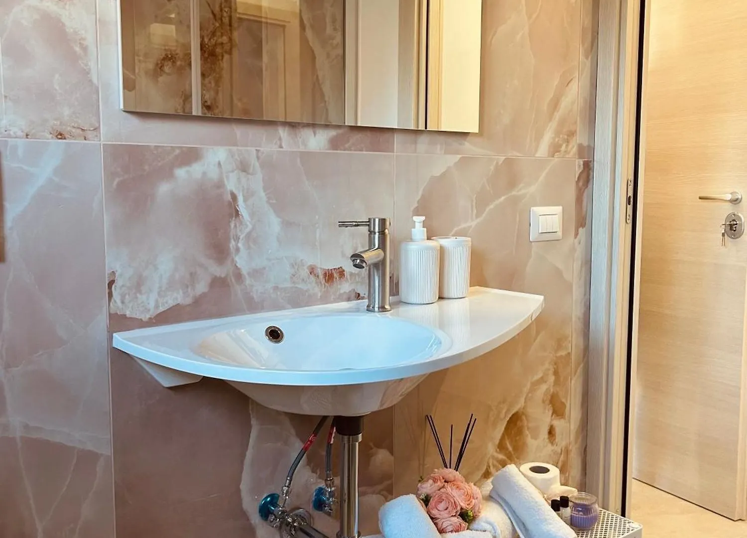 Amor Home B&B - 200M Dalla Metro A Roma